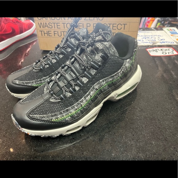 Sz 8.5 Nike air max 95 - Picture 2 of 7